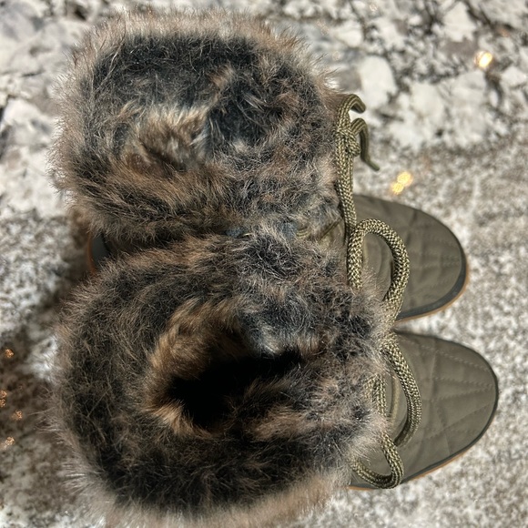 Columbia women’s boots - Picture 4 of 5